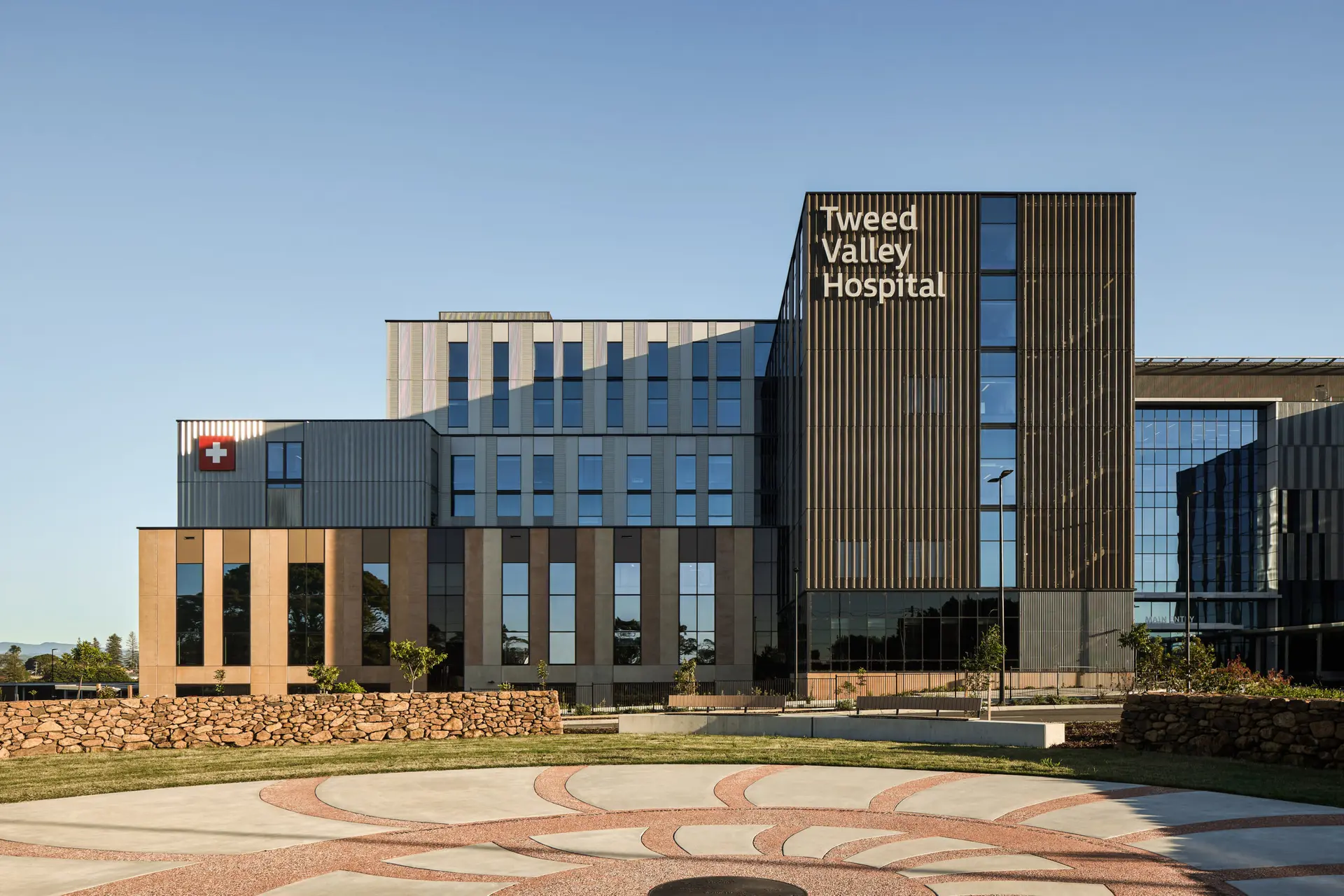 TWEED VALLEY HOSPITAL - LEND LEASE